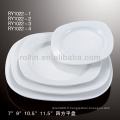 Plat plat en porcelaine blanche